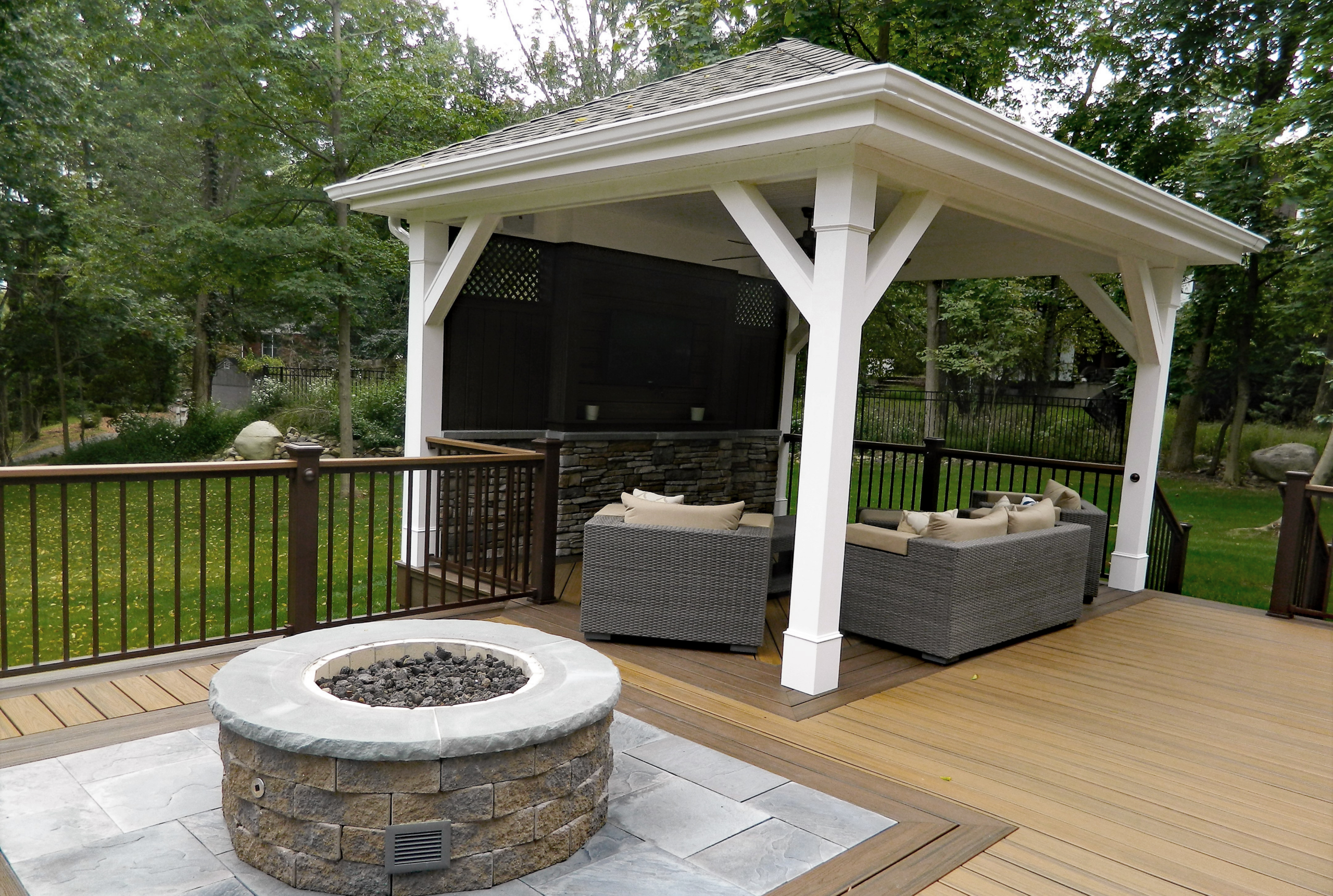 Fire Feature on a deck in Upper Saddle River