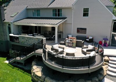 Roof over rounded deck